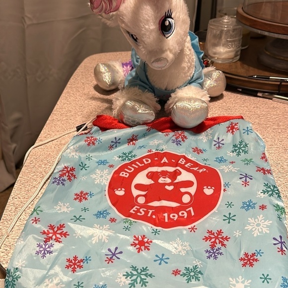 Build-A-Bear Glisten plush reindeer with Pajamas and Backpack - Picture 6 of 6